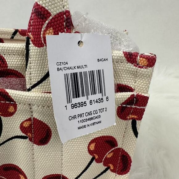 COACH Cargo Tote Bag 20 Crossbody With Cherry Print In Canvas/Chalk Multi CZ104 - Picture 4 of 10